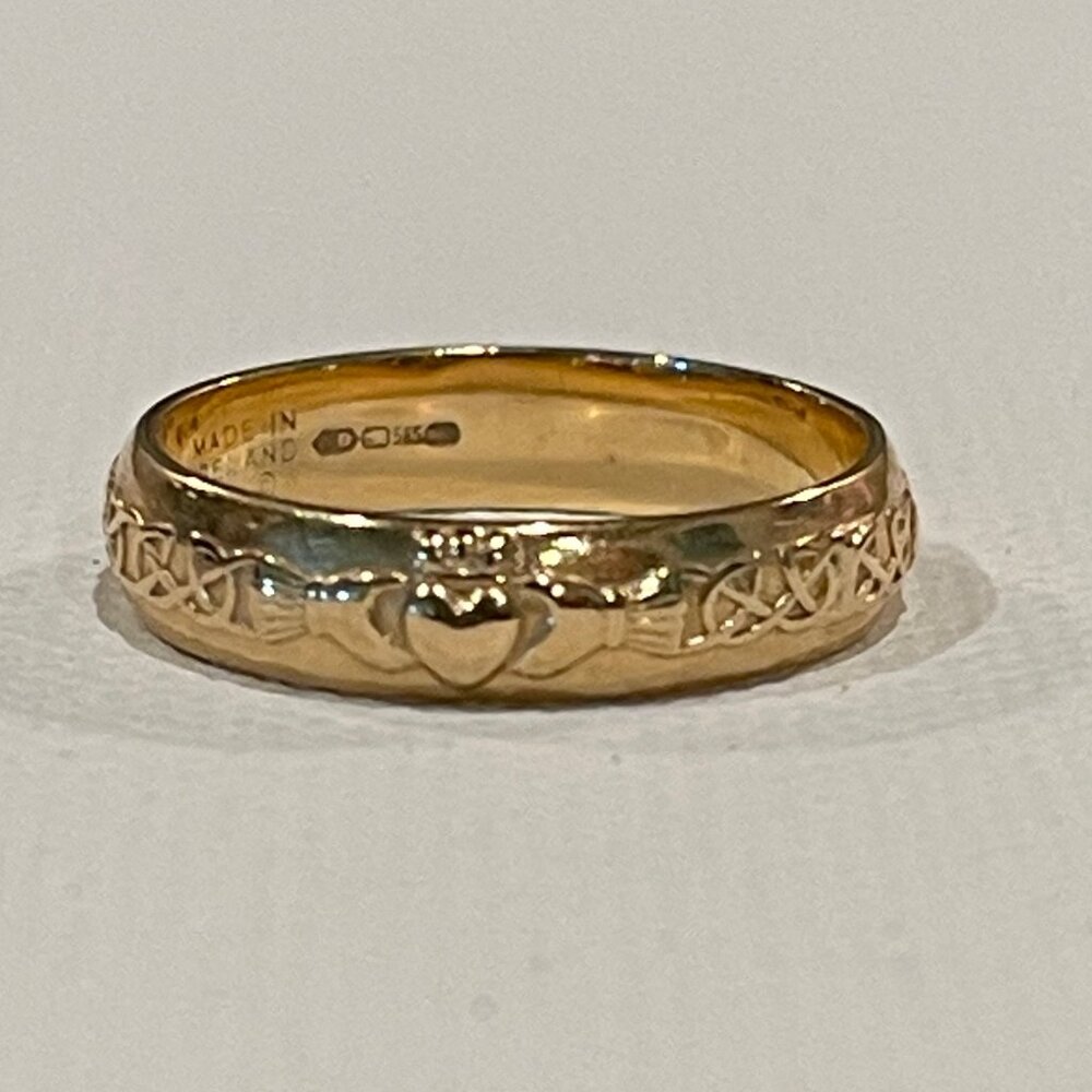 14k Gold Claddagh Band Ring